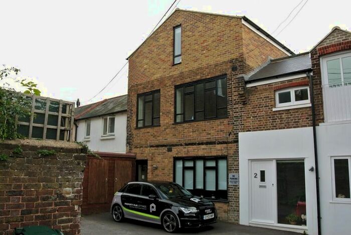 4 Bedroom Maisonette To Rent In Braybon Yard, Lauriston Road, Brighton, BN1