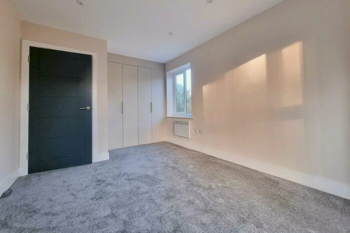 2 Bedroom Apartment For Sale In Waterlooville, Hampshire, PO7