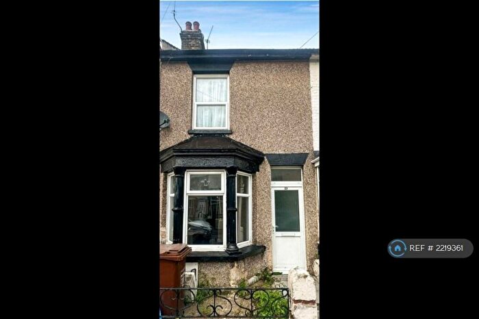 2 Bedroom Terraced House To Rent In Bingham Road, Rochester, ME2