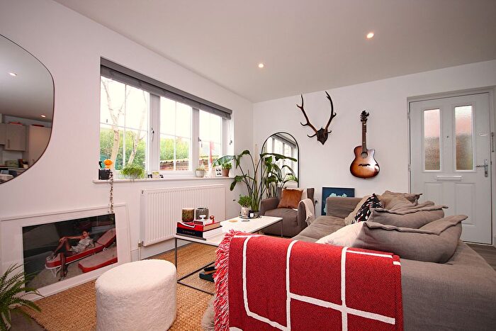 1 Bedroom Maisonette To Rent In Ascot House, Andrews Close, Epsom, KT17