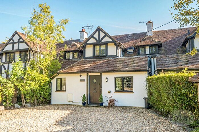 4 Bedroom Detached House For Sale In Guildford Road, Normandy, Surrey, GU3