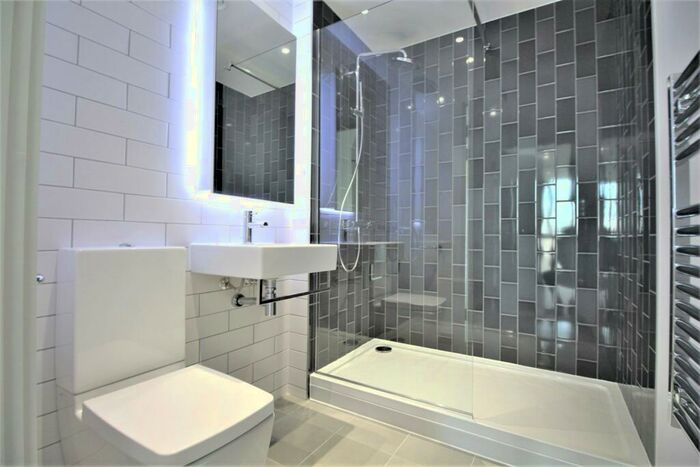 2 Bedroom Apartment To Rent In Masthead House, E16