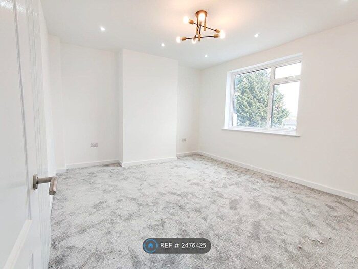 2 Bedroom Flat To Rent In Marion Crescent, Orpington, BR5