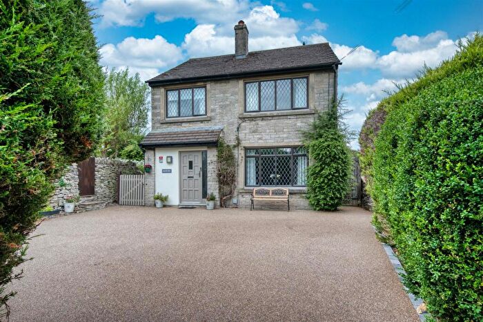 3 Bedroom Detached House For Sale In Smithy Hill, Bradwell, Hope Valley, S33