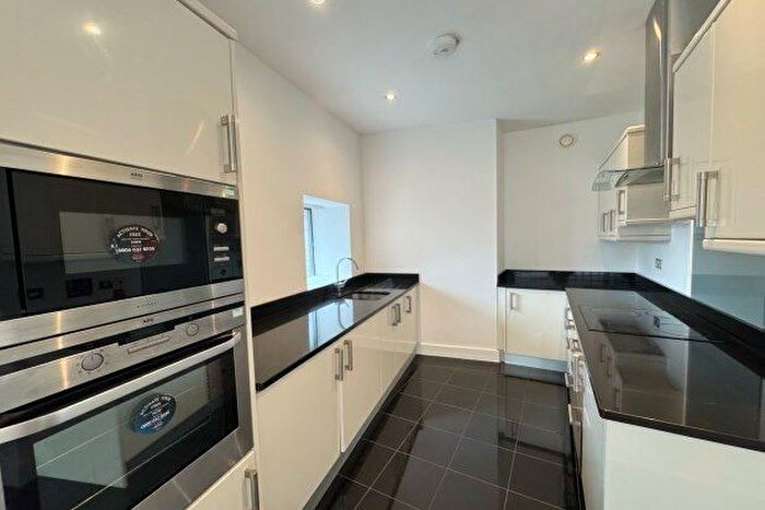 2 Bedroom Flat To Rent In The Axis, Nottingham, NG1
