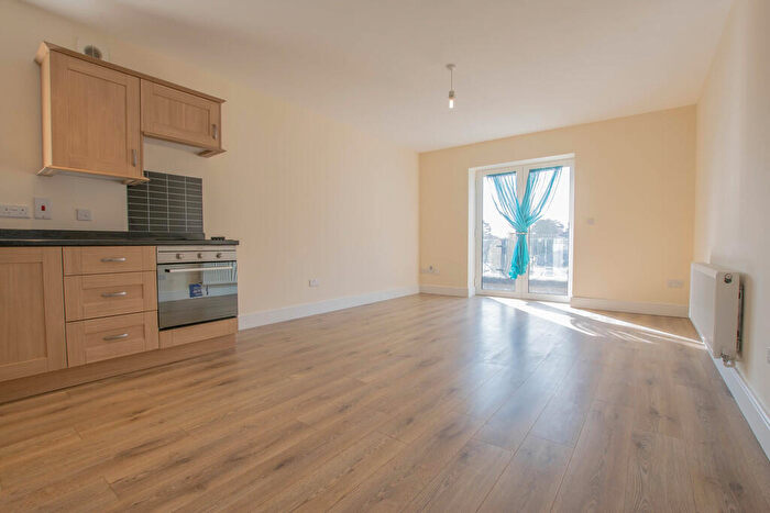 2 Bedroom Apartment To Rent In High Street, Hoddesdon, EN11