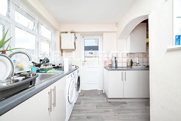 3 Bedroom End Of Terrace House For Sale In Charlton Road, Kenton, Harrow, HA3