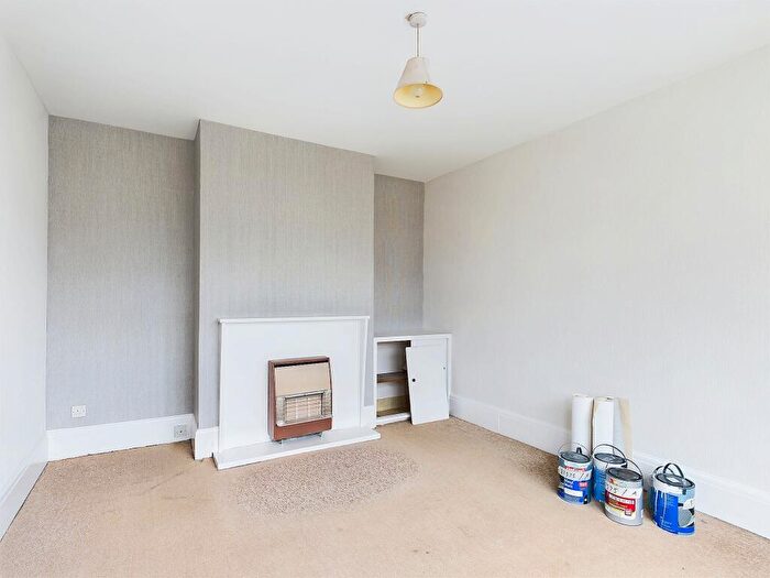 3 Bedroom Semi-Detached House For Sale In Williamthorpe Road, North Wingfield, Chesterfield, S42