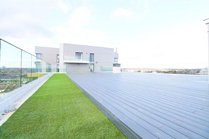 1 Bedroom Flat To Rent In (th Floor) Charter House, High Road, Ilford, IG1