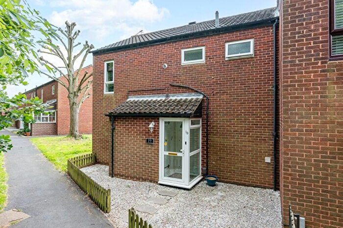 2 Bedroom End Of Terrace House For Sale In Links Avenue, Hertford, Hertfordshire, SG13