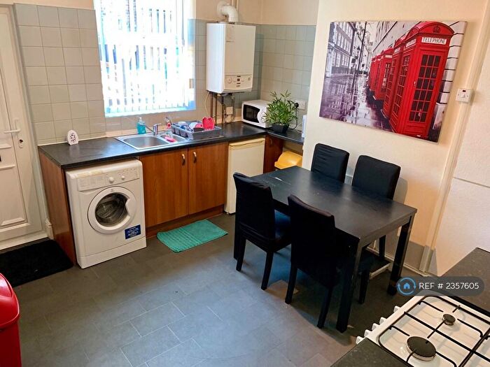 3 Bedroom Terraced House To Rent In Manor Oaks Road, South Yorkshire, S2