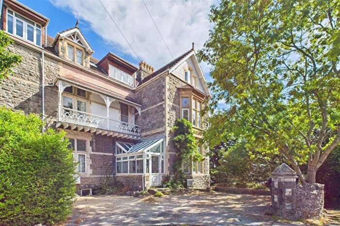 2 Bedroom Apartment For Sale In Hillside Position In Mid Clevedon, BS21