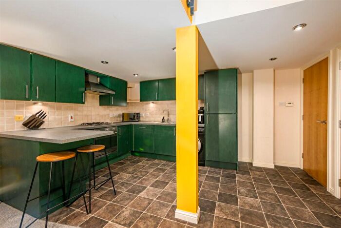 2 Bedroom Apartment For Sale In Smillie Court, Dundee, DD3