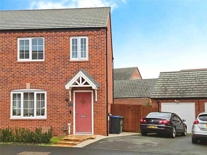 3 Bedroom Semi Detached House For Sale In Palmer Crescent, Warwick, Warwickshire, CV34