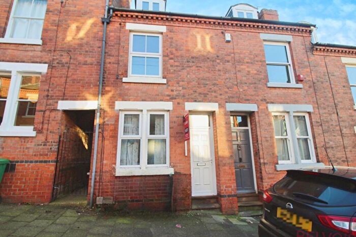 3 Bedroom Terraced House To Rent In Roberts Street, Nottingham, NG2