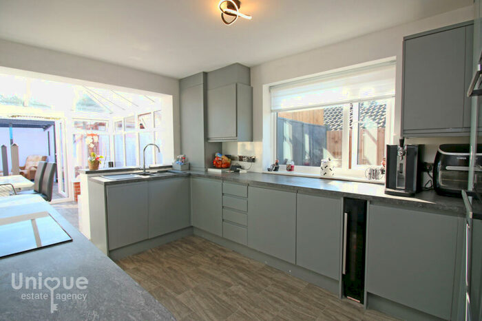 2 Bedroom Bungalow For Sale In Quail Holme Road, Knott End, Poulton-le-Fylde, FY6