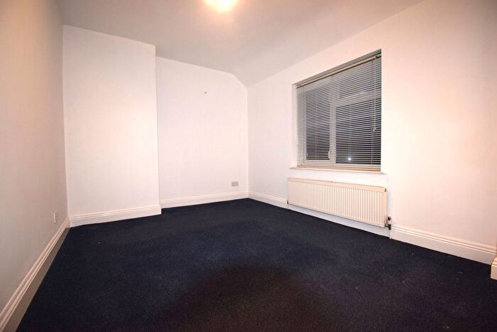 1 Bedroom Flat To Rent In Eleanor Gardens, Dagenham, RM8