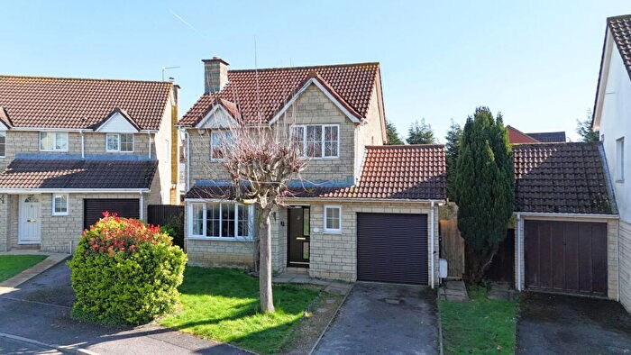 4 Bedroom Detached House For Sale In Kites Close, Bradley Stoke, Bristol, BS32