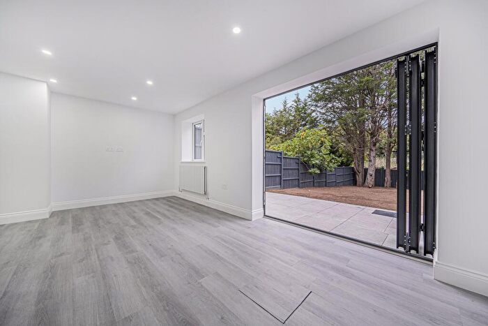 5 Bedroom Semi-Detached House For Sale In Fernwood Crescent, London, Greater London, N20