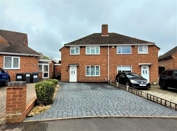 3 Bedroom Semi-Detached House To Rent In Templeton Road, Birmingham, B44