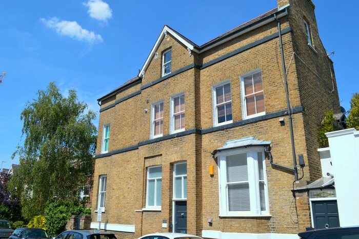 1 Bedroom Flat To Rent In Onslow Road, Richmond, TW10