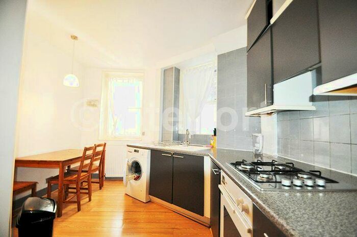 3 Bedroom Apartment To Rent In Clarence Gate Gardens, Glentworth Street, London, NW1