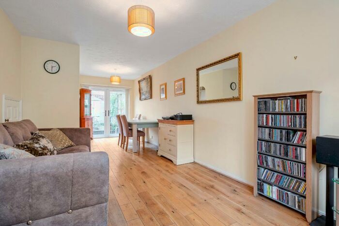 2 Bedroom Semi-Detached House To Rent In Balcorne Street, London, E9