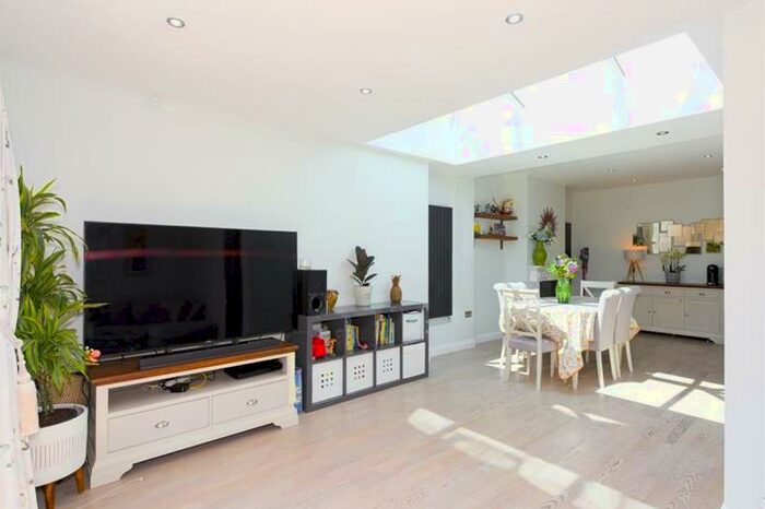 5 Bedroom Semi-Detached House To Rent In Stoneleigh Park Road, Epsom, KT19