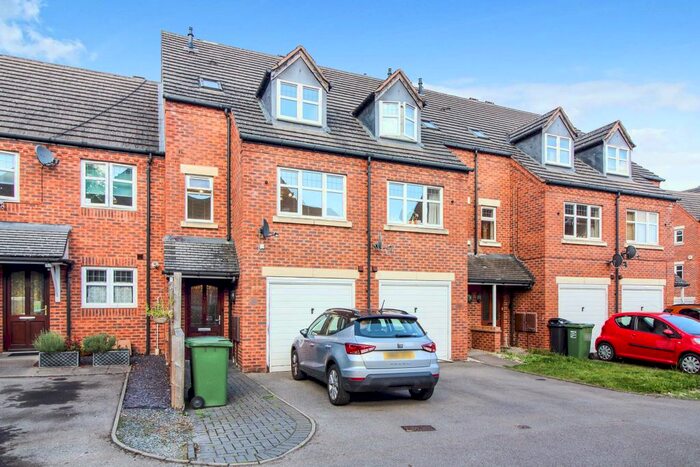 3 Bedroom Property To Rent In Alder Carr Close, Redditch, Worcestershire, B98