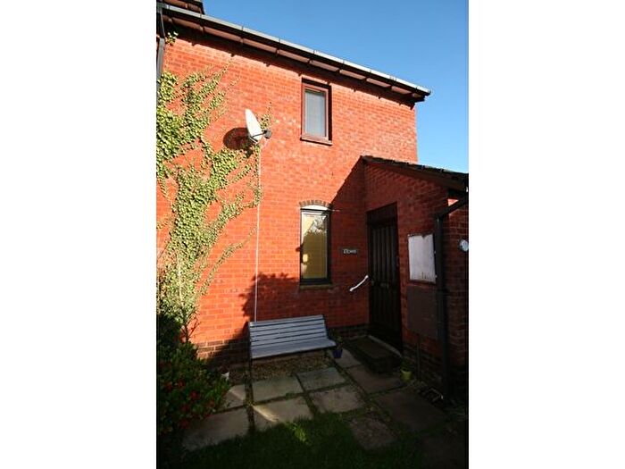 1 Bedroom Terraced House To Rent In Nurseries Close, Topsham, Exeter, EX3