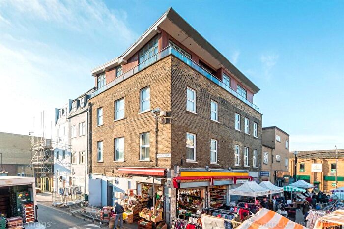 2 Bedroom Flat To Rent In Pearlec House, Walworth Place, SE17