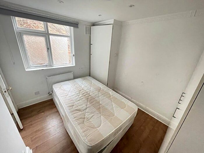 Studio To Rent In Fulham, London, SW6