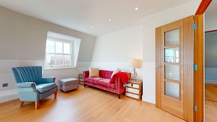 2 Bedroom Flat To Rent In South Hill Park, London, NW3