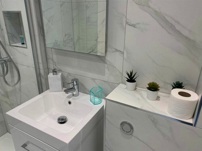 1 Bedroom Flat To Rent In Lorne Park Road, Bournemouth, BH1