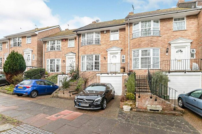 3 Bedroom Terraced House To Rent In Beechwood Crescent, BN20