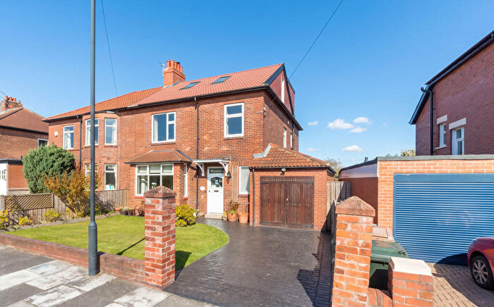 4 Bedroom Semi Detached House For Sale In Irwin Avenue, Wallsend, North Tyneside, NE28