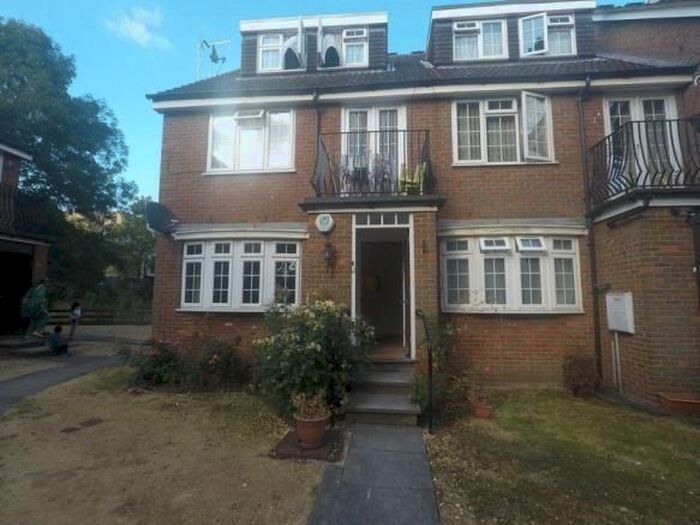 1 Bedroom Flat To Rent In Bramble Close, Stanmore, HA7