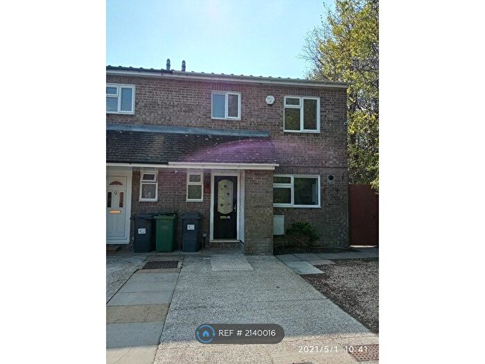 3 Bedroom Semi-Detached House To Rent In Bernstein Road, Basingstoke, RG22