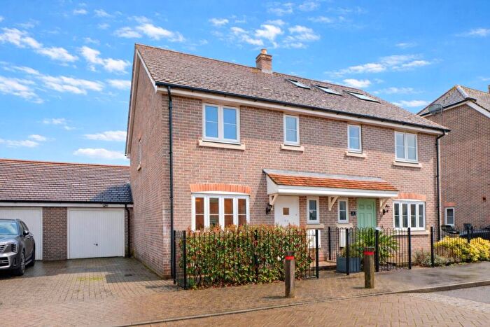 3 Bedroom Semi Detached House For Sale In Ringley Road, Horsham, RH12