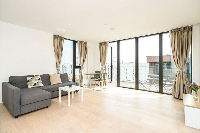 2 Bedroom Flat To Rent In Echo Court, Admiralty Avenue, Royal Wharf, London, E16