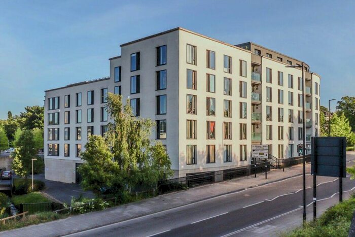 1 Bedroom Flat To Rent In St James Walk, GL50