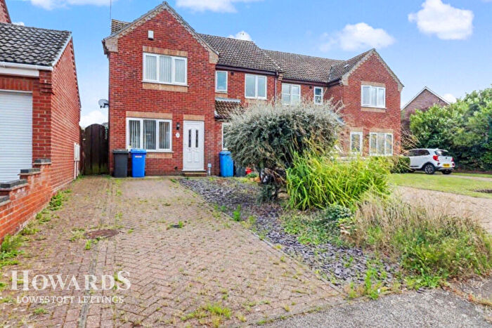 2 Bedroom End Of Terrace House To Rent In Colsterdale, Lowestoft, NR33