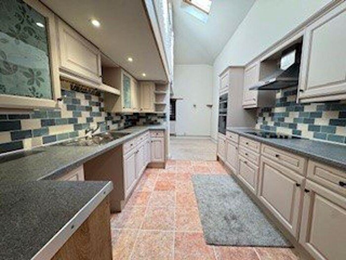 3 Bedroom Detached House To Rent In Christchurch Park, IP1