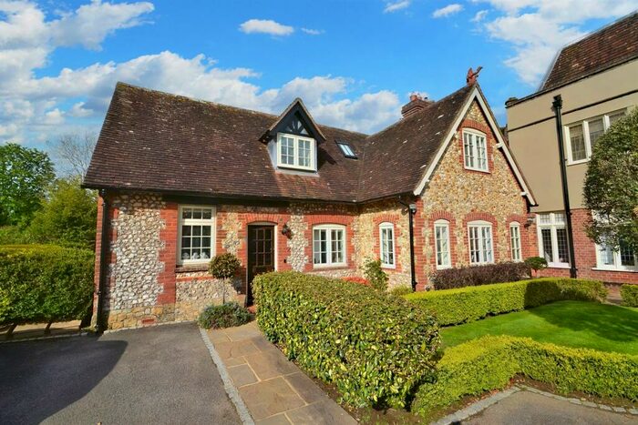 2 Bedroom Cottage To Rent In St. Joseph's Mews, Greyfriars Lane, Storrington, RH20