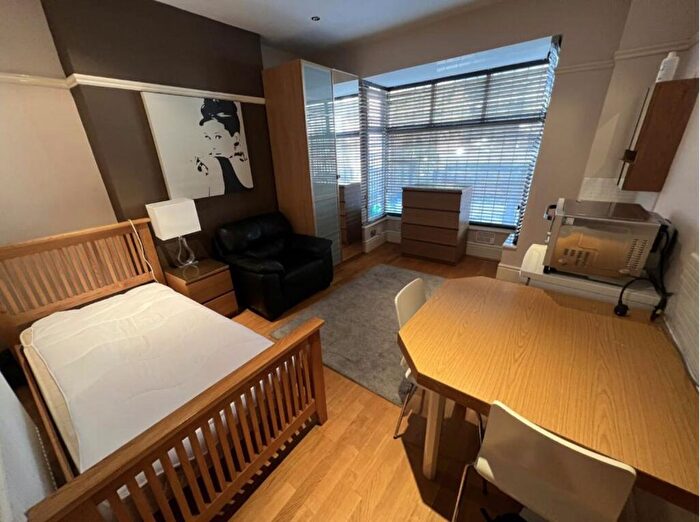 1 Bedroom Studio To Rent In Blackacre Road, Dudley, DY2