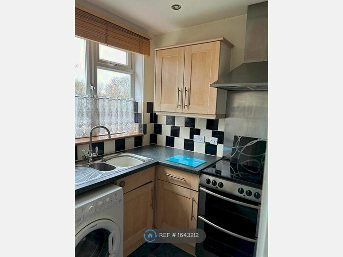 2 Bedroom Maisonette To Rent In Perak Court, Surbiton, KT5