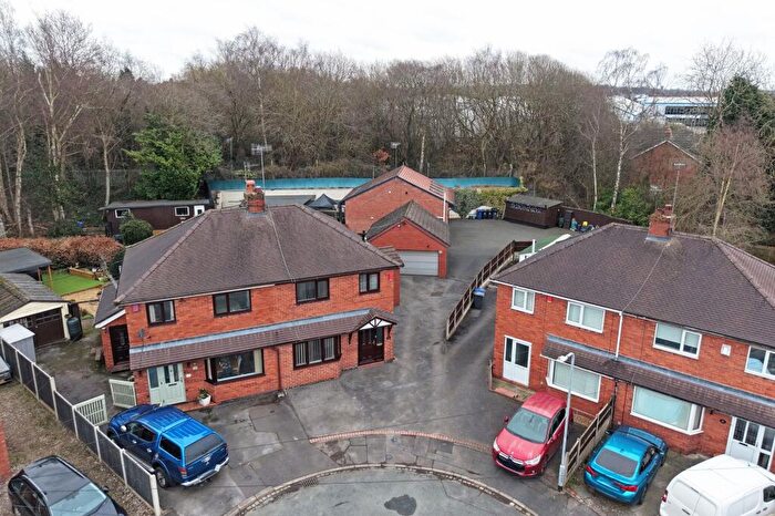 6 Bedroom Semi Detached House For Sale In Halfway Place, Newcastle, ST5