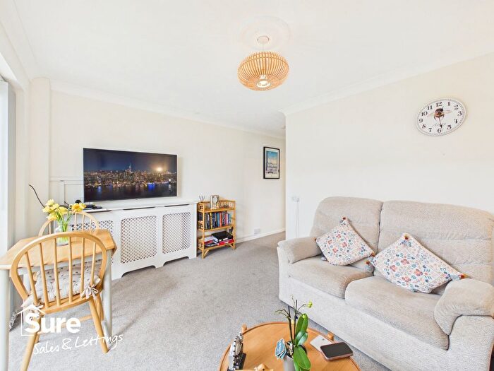 1 Bedroom Bungalow For Sale In Northchurch, Berkhamsted, Hertfordshire, HP4