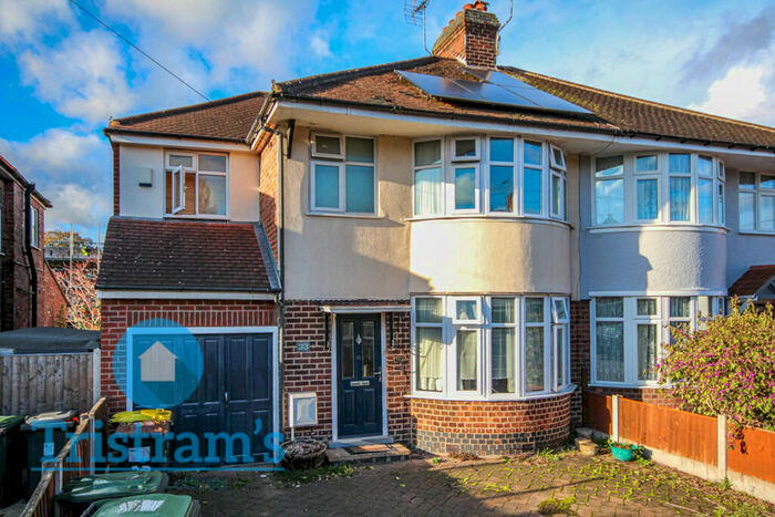 5 Bedroom Semi-Detached House To Rent In Pelham Crescent, Beeston, NG9