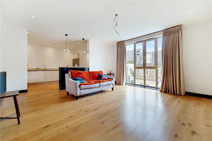 2 Bedroom Apartment To Rent In Strathblaine Road, London, SW11